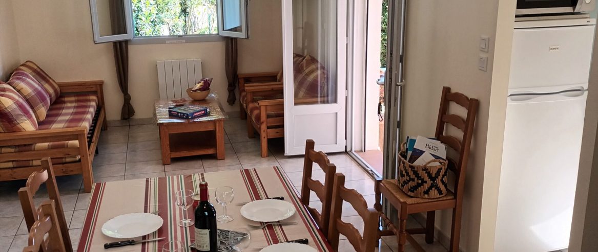 séjour maisonnettes T3 résidence Les 7 Nains Bidart